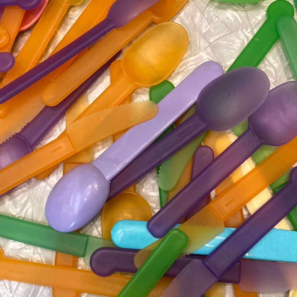 Colorful Picnic Utensils / Flatware